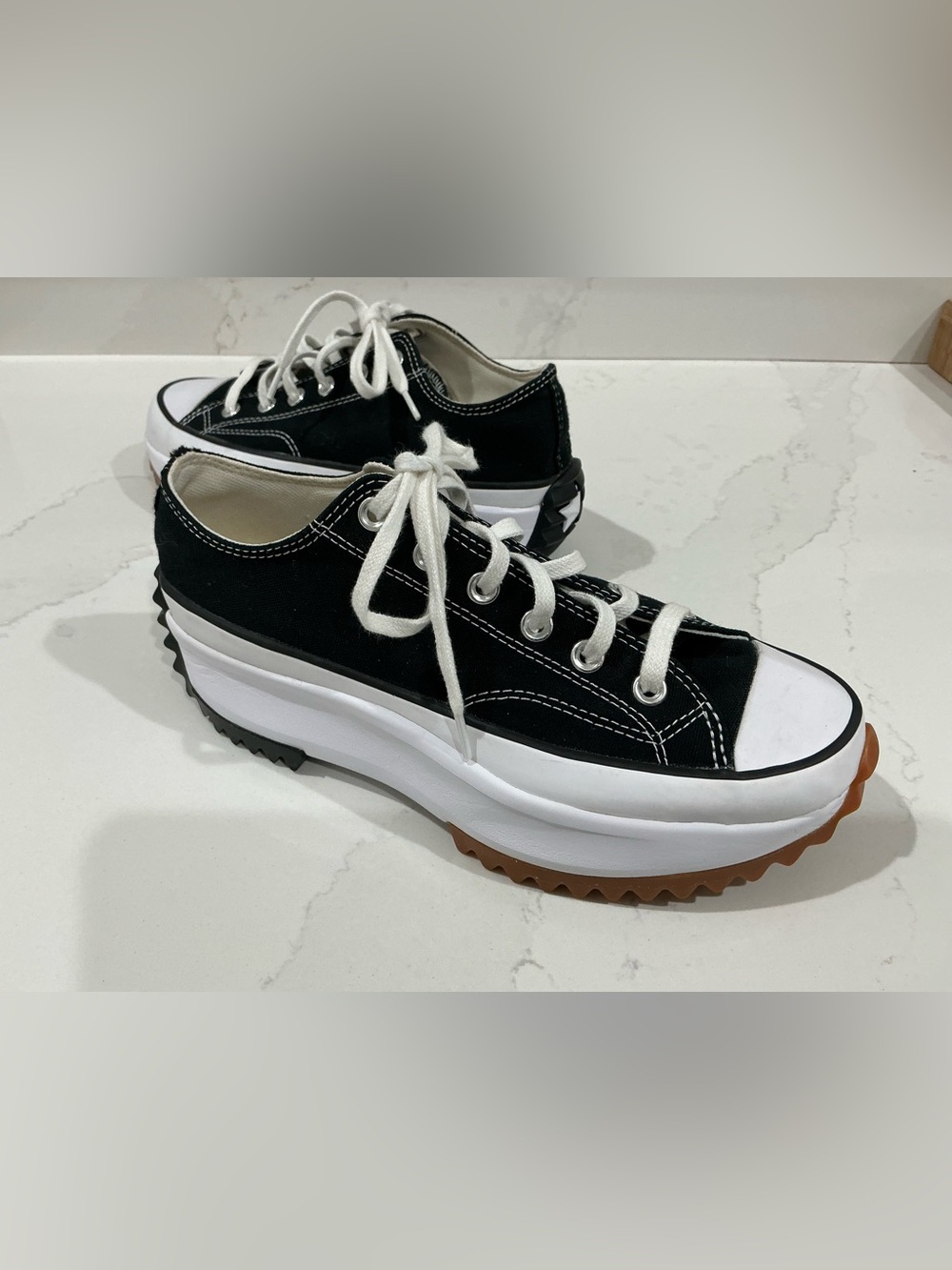Black Converse  Run Star Low-Top Hike Platform Canvas Lace-Up Sneakers